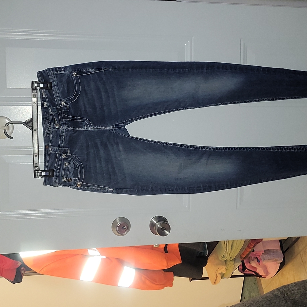 Miss Me jeans Style MP7106652, Size 26 mid rise skinny.